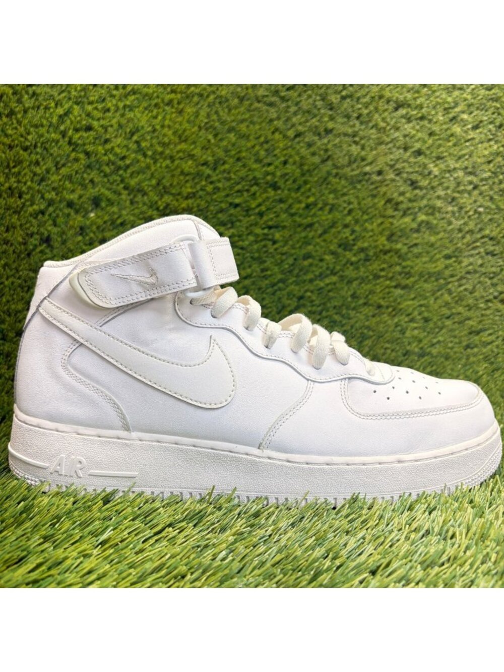 Nike Air Force 1 '07 Mid Mens Size 13 White Athletic Lifestyle Shoes Sneakers
